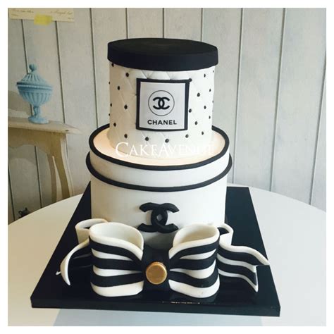 cake chanel black and white|chanel birthday cake.